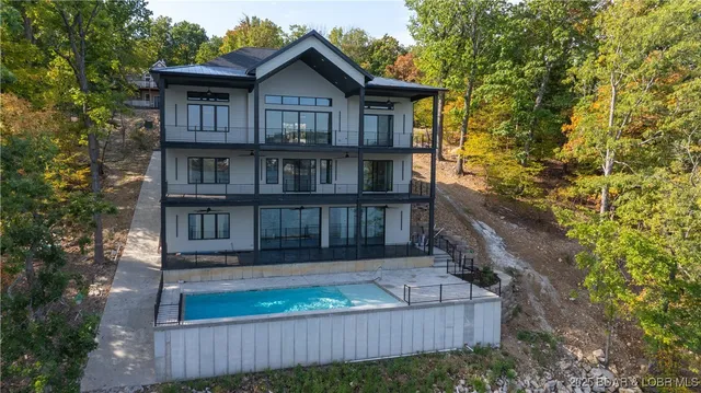 $2,750,000 | 957 Grand View Drive, Sunrise Beach, MO 65079