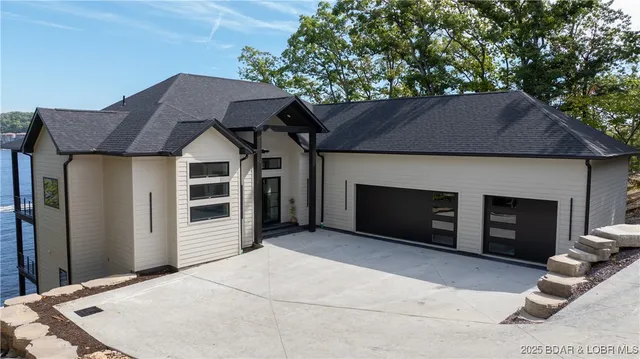 $2,750,000 | 957 Grand View Drive, Sunrise Beach, MO 65079