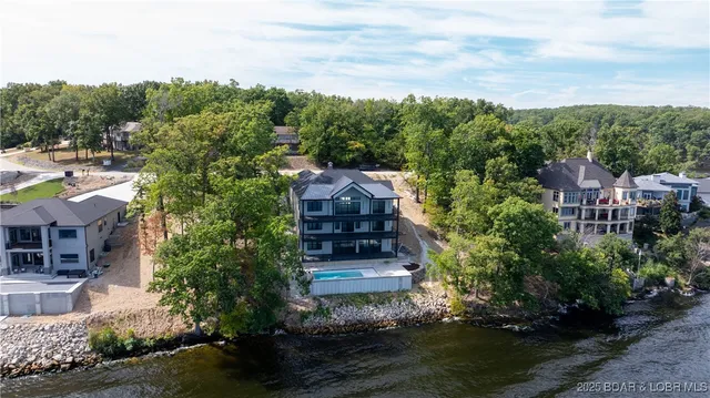 $2,750,000 | 957 Grand View Drive, Sunrise Beach, MO 65079