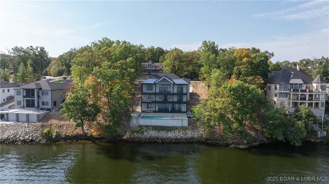 $2,750,000 | 957 Grand View Drive, Sunrise Beach, MO 65079