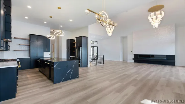 $2,750,000 | 957 Grand View Drive, Sunrise Beach, MO 65079