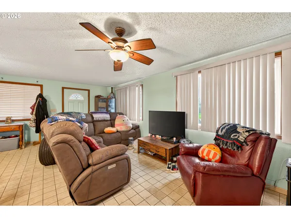 $335,000 | 410 Southwest Mill Street, Sheridan, OR 97378