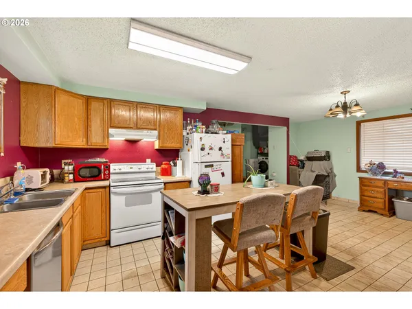 $335,000 | 410 Southwest Mill Street, Sheridan, OR 97378