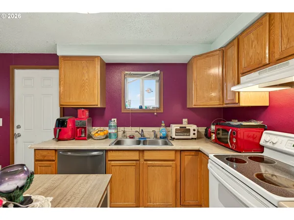 $335,000 | 410 Southwest Mill Street, Sheridan, OR 97378