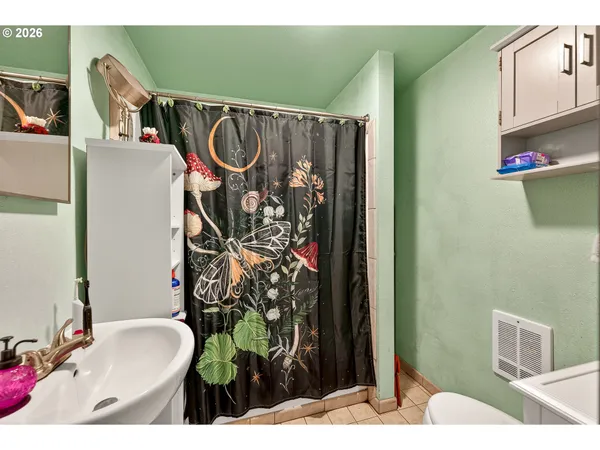 $335,000 | 410 Southwest Mill Street, Sheridan, OR 97378