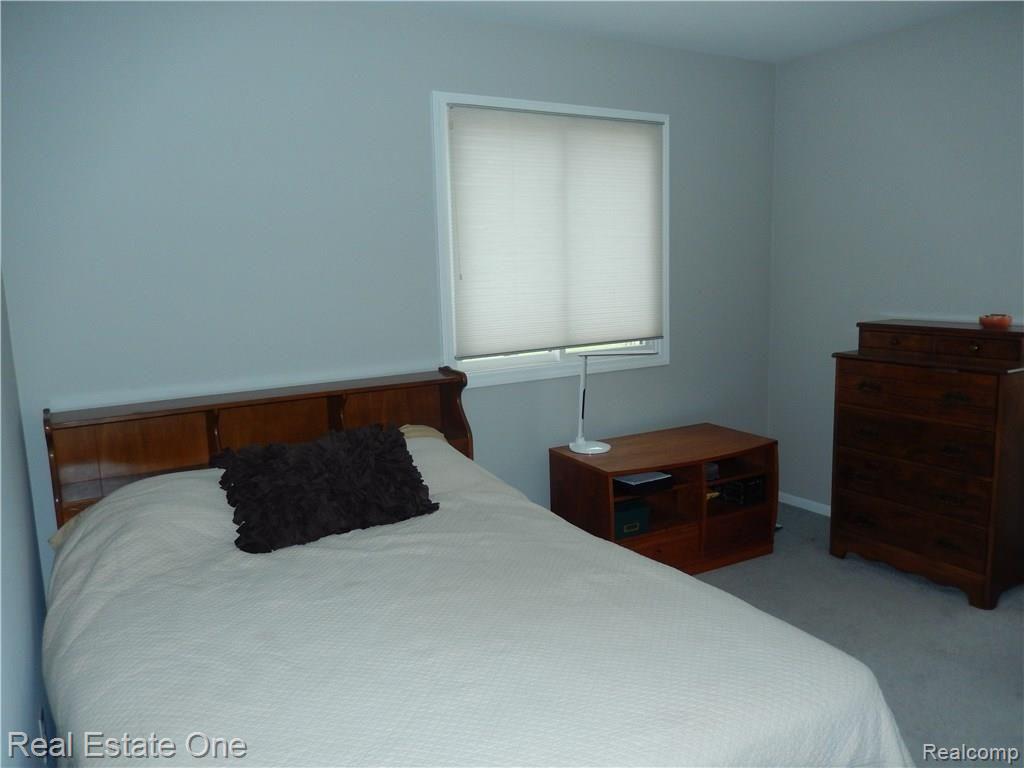 4385 Highfield Road Waterford, MI 48329 - Photo 12 of 35 bedroom 3.JPG