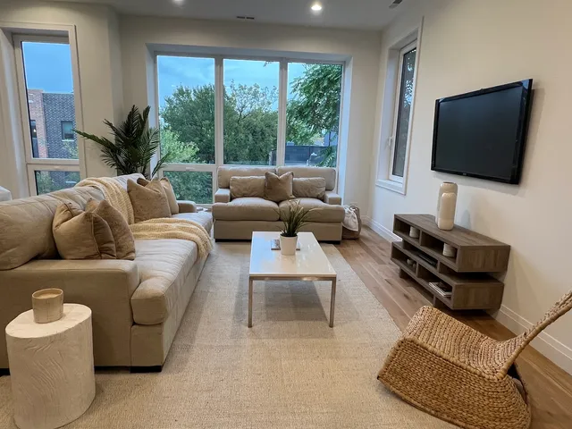 $749,500 | 2651 West Augusta Boulevard, Unit 3, Chicago, IL 60622