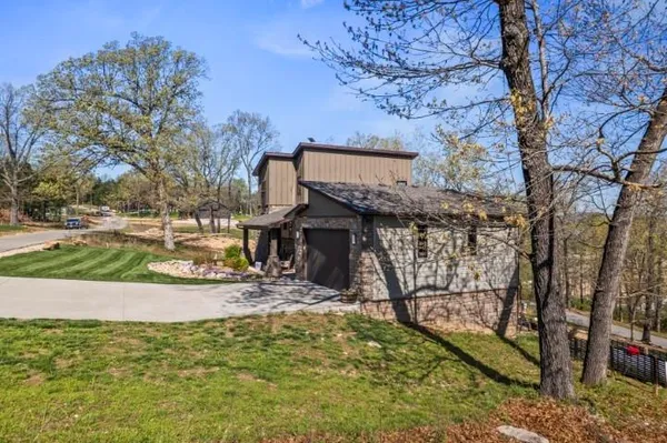 $649,900 | 457 Green Cypress Lane, Shell Knob, MO 65747