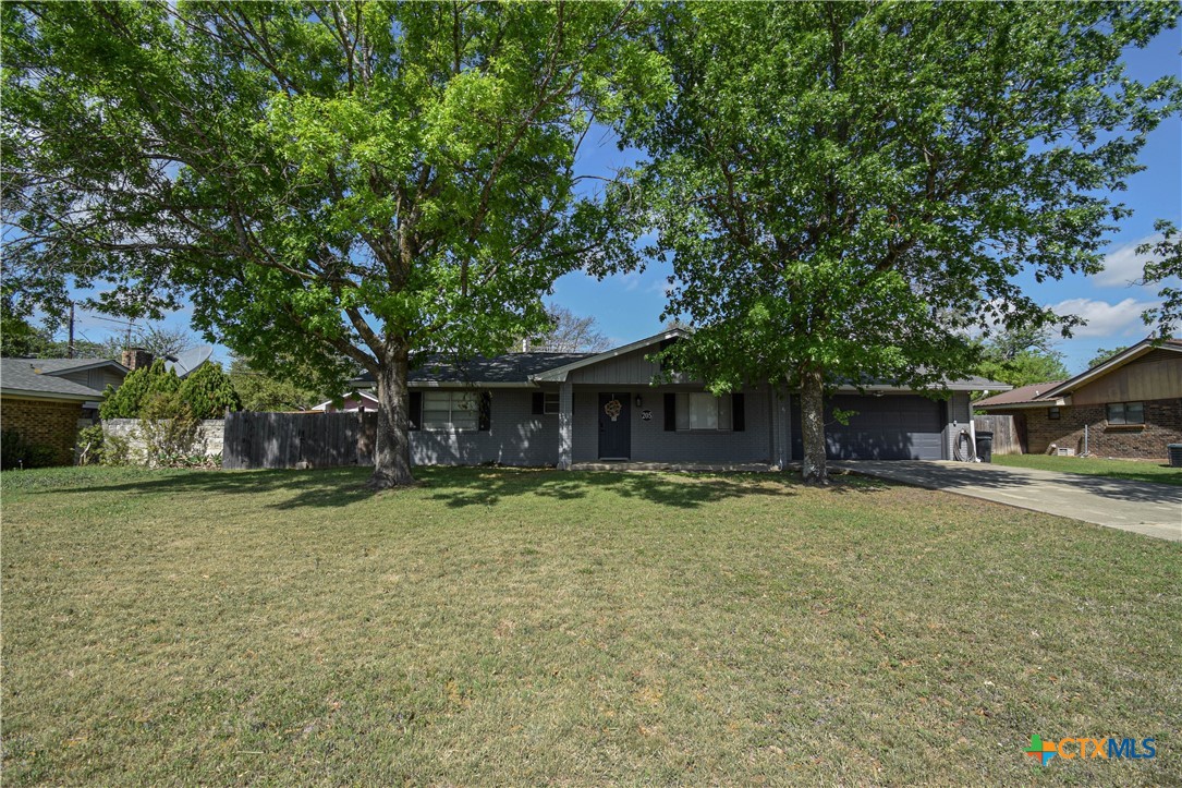 205 Tanglewood Road Temple, TX 76502 - Photo 1 of 39