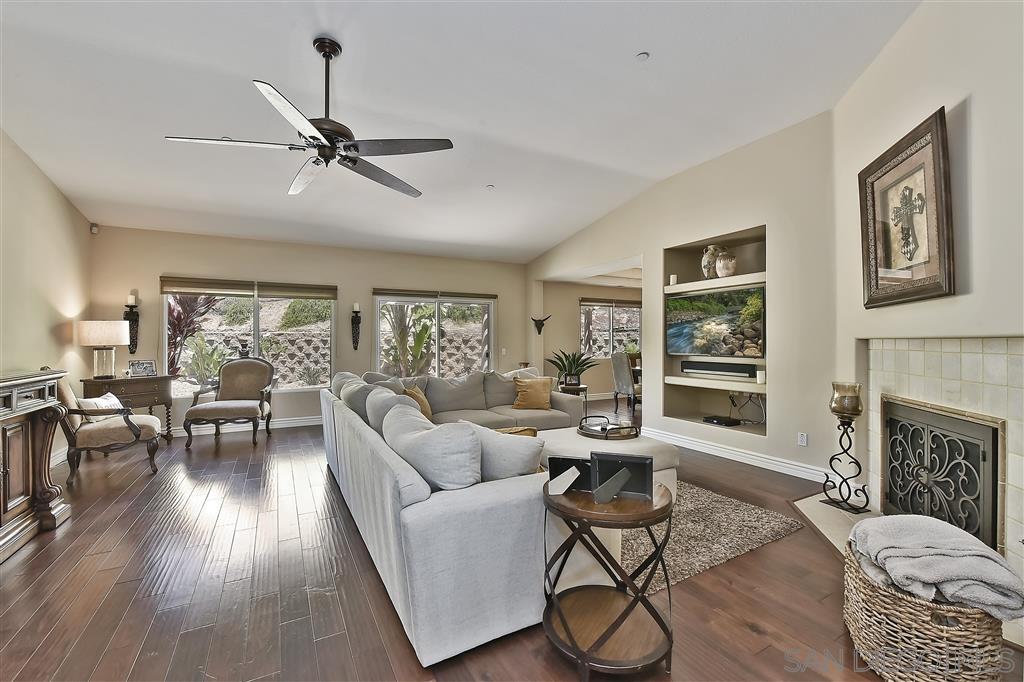 14530 Red Hawk Lane Poway, CA 92064 - Photo 3 of 25