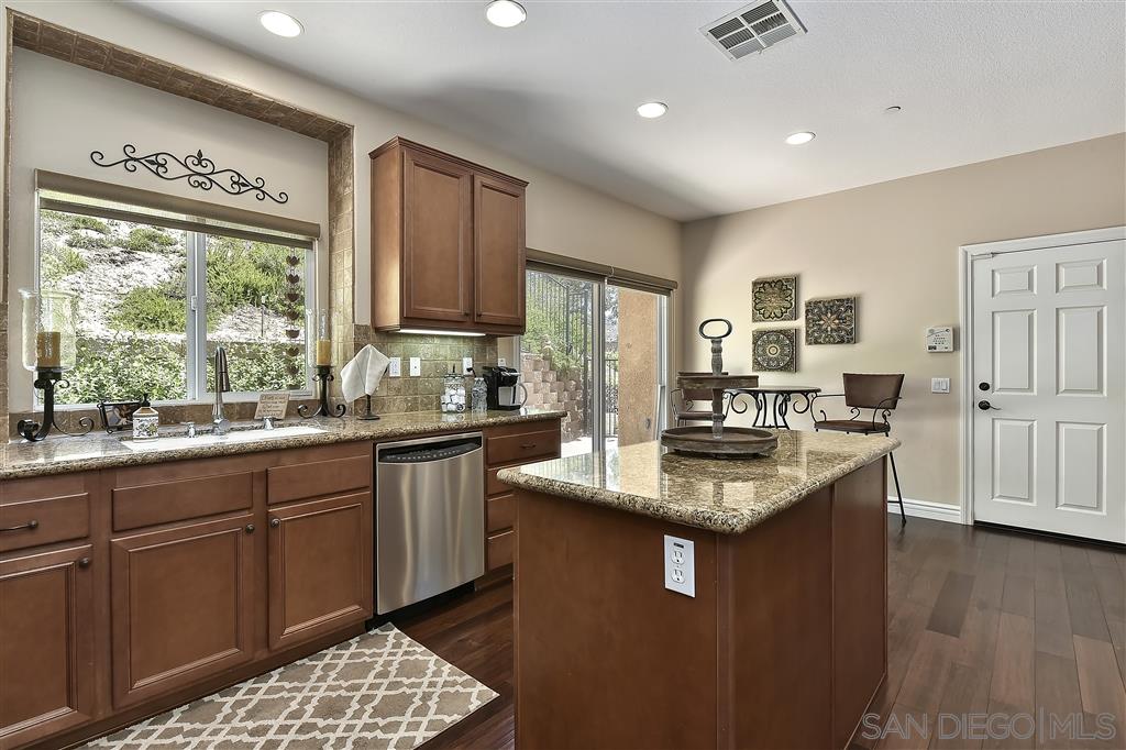 14530 Red Hawk Lane Poway, CA 92064 - Photo 10 of 25