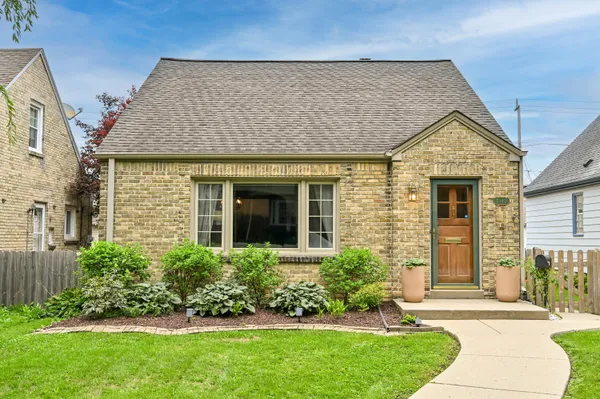 $299,900 | 2840 North 77th Street, Milwaukee, WI 53222