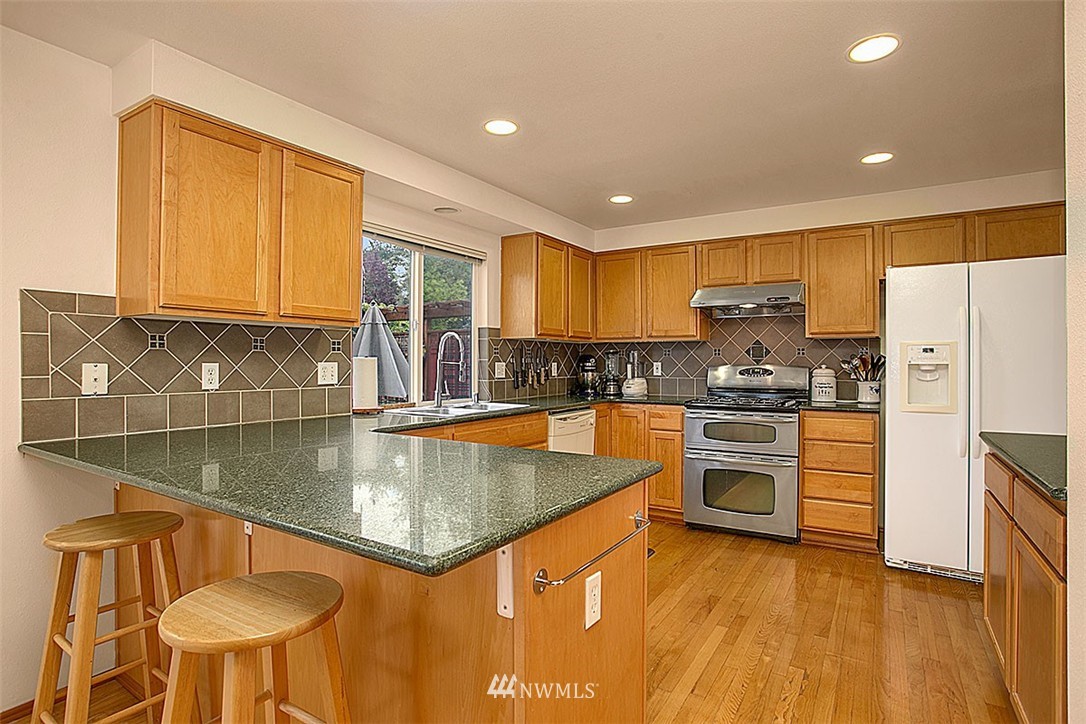 2222 Morris Avenue South Renton, WA 98055 - Photo 2 of 25
