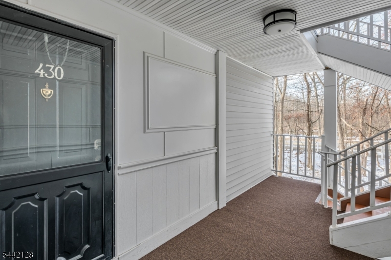 430 Poets Way Mahwah, NJ 07430 - Photo 3 of 25