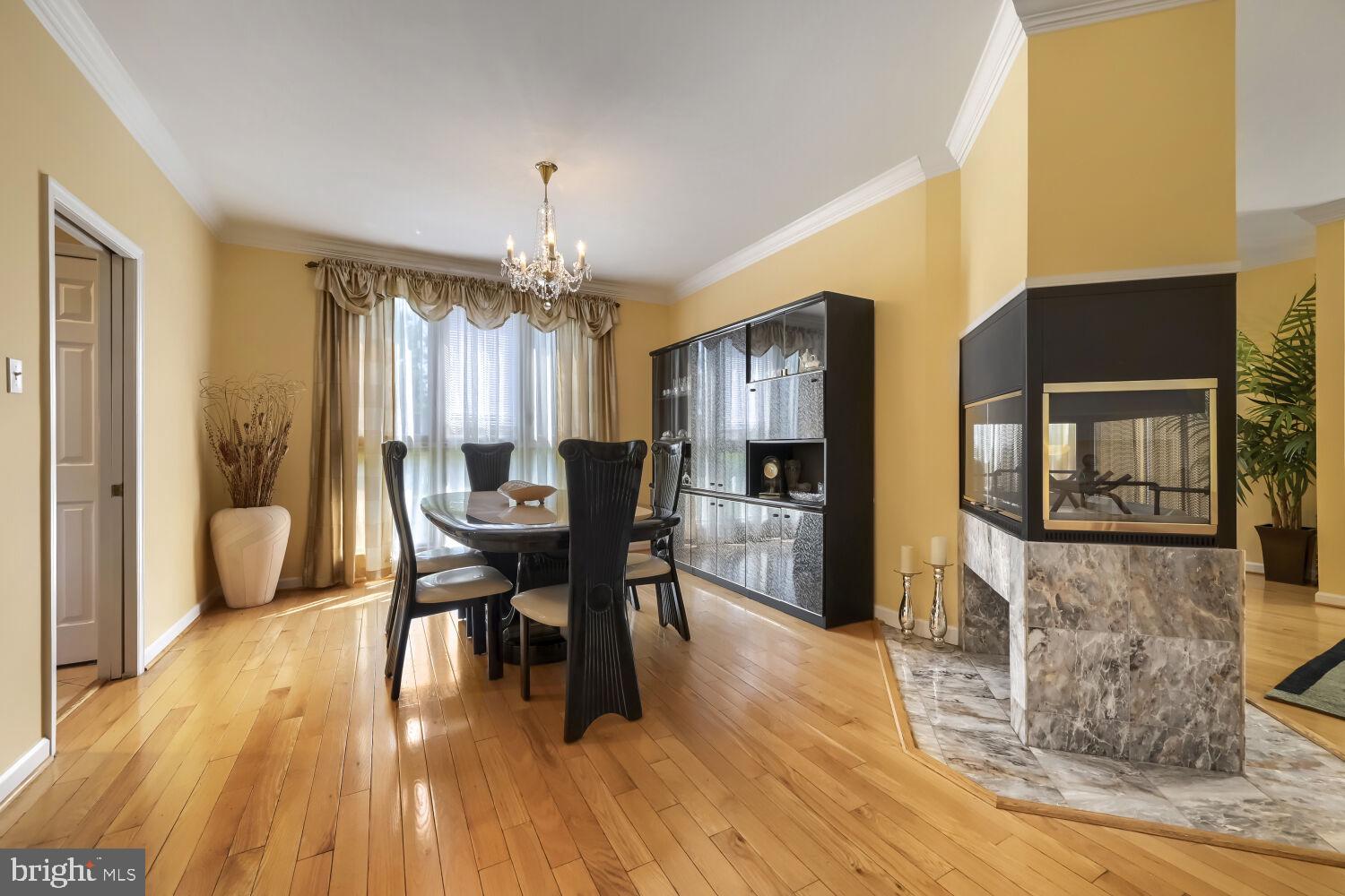 17 Stablemere Court Baltimore, MD 21209 - Photo 9 of 33 Dinning Room