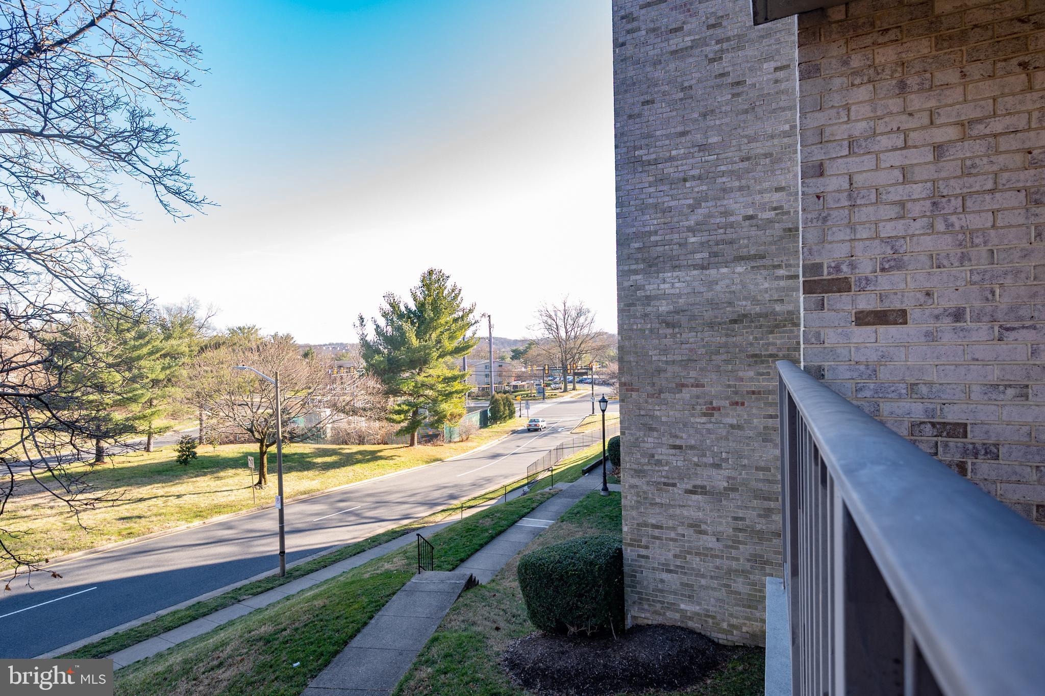 6137 Edsall Road, Unit F Alexandria, VA 22304 - Photo 21 of 36 a view of a terrace with yard