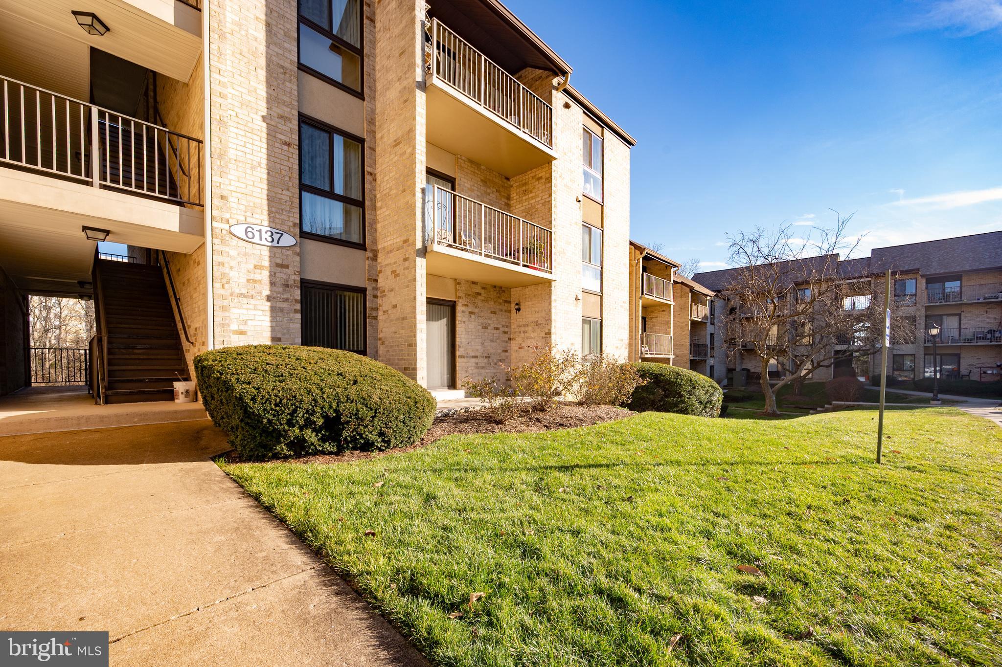 6137 Edsall Road, Unit F Alexandria, VA 22304 - Photo 25 of 36 a view of large building
