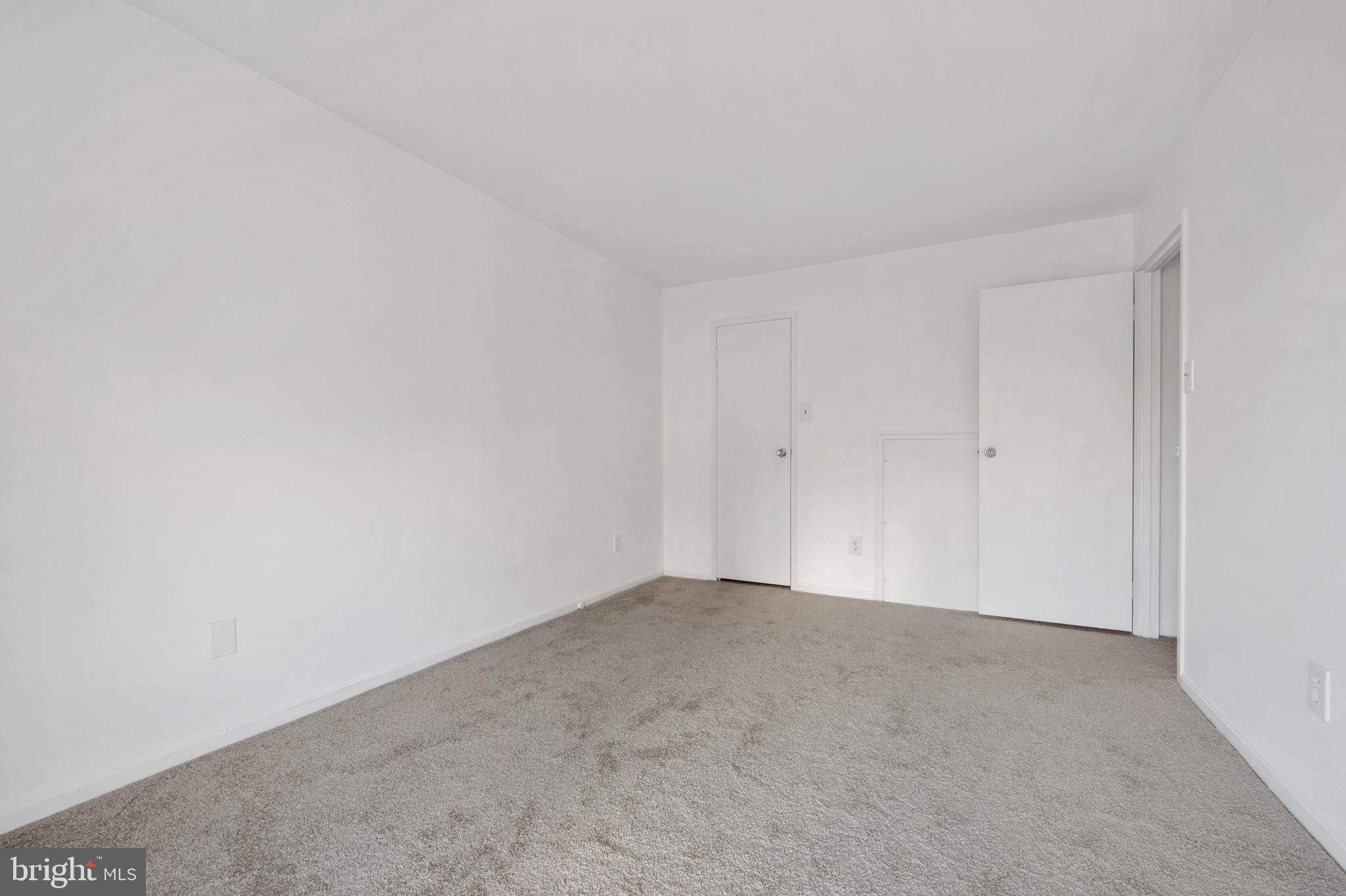 6137 Edsall Road, Unit F Alexandria, VA 22304 - Photo 8 of 36 a view of an empty room