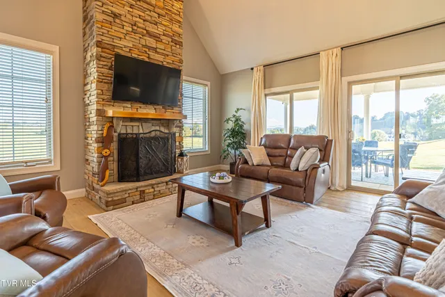 $675,000 | 15590 Piper Spg Avenue, Abingdon, VA 24210