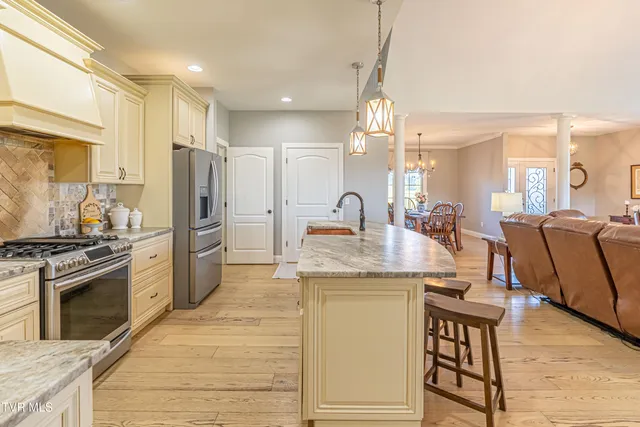 $675,000 | 15590 Piper Spg Avenue, Abingdon, VA 24210