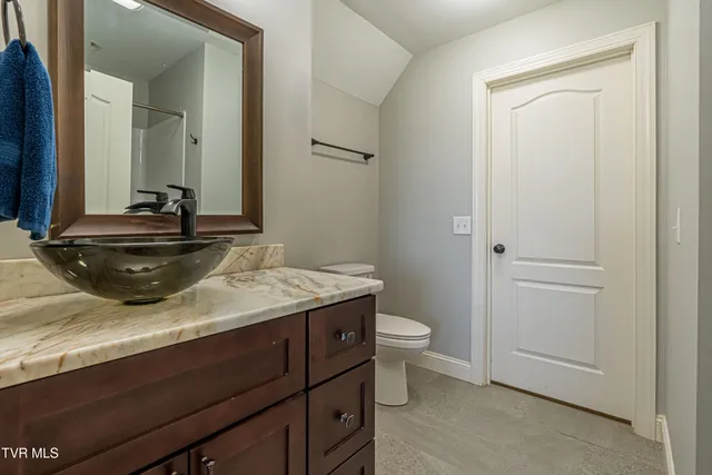 $675,000 | 15590 Piper Spg Avenue, Abingdon, VA 24210