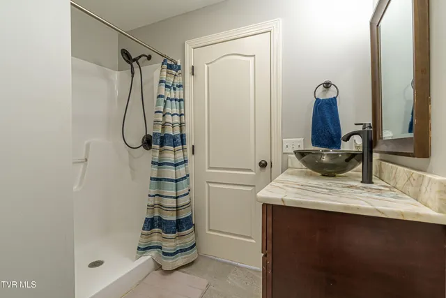 $675,000 | 15590 Piper Spg Avenue, Abingdon, VA 24210