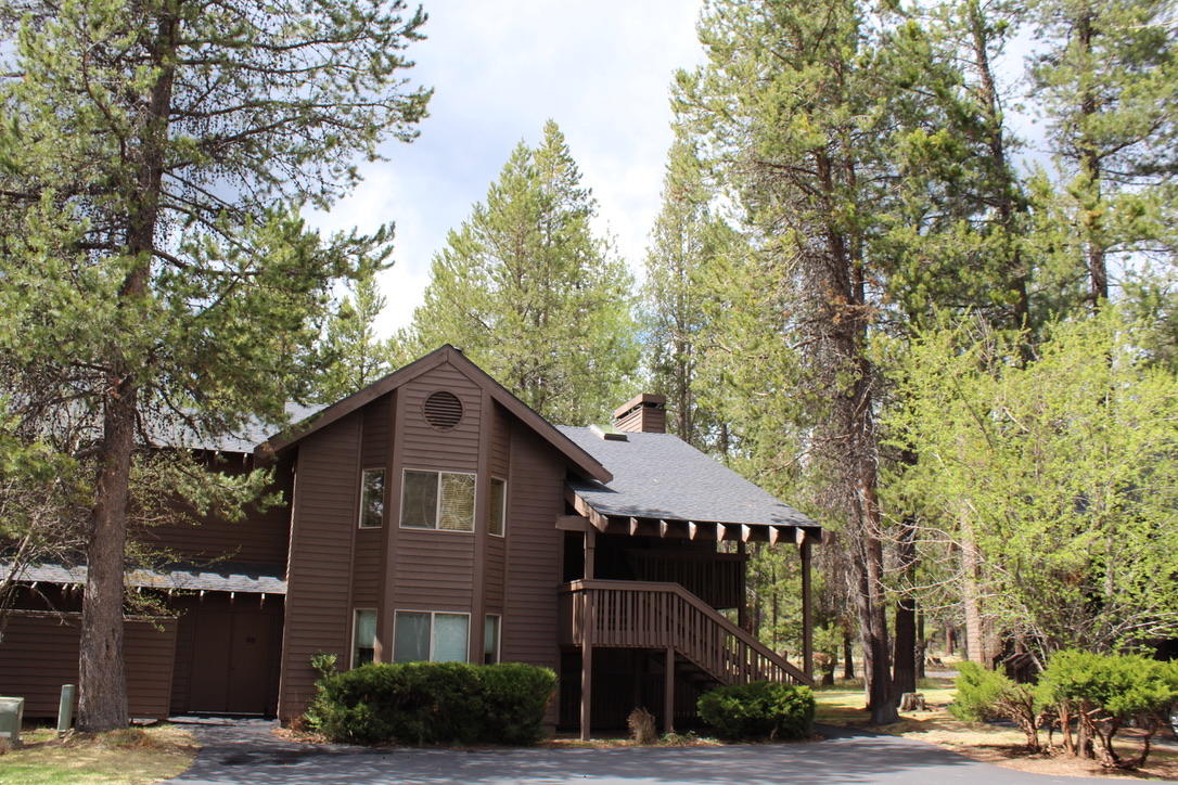 57377-29b2 Beaver Ridge Loop Sunriver, OR 97707 - Photo 1 of 23 1-front-R29