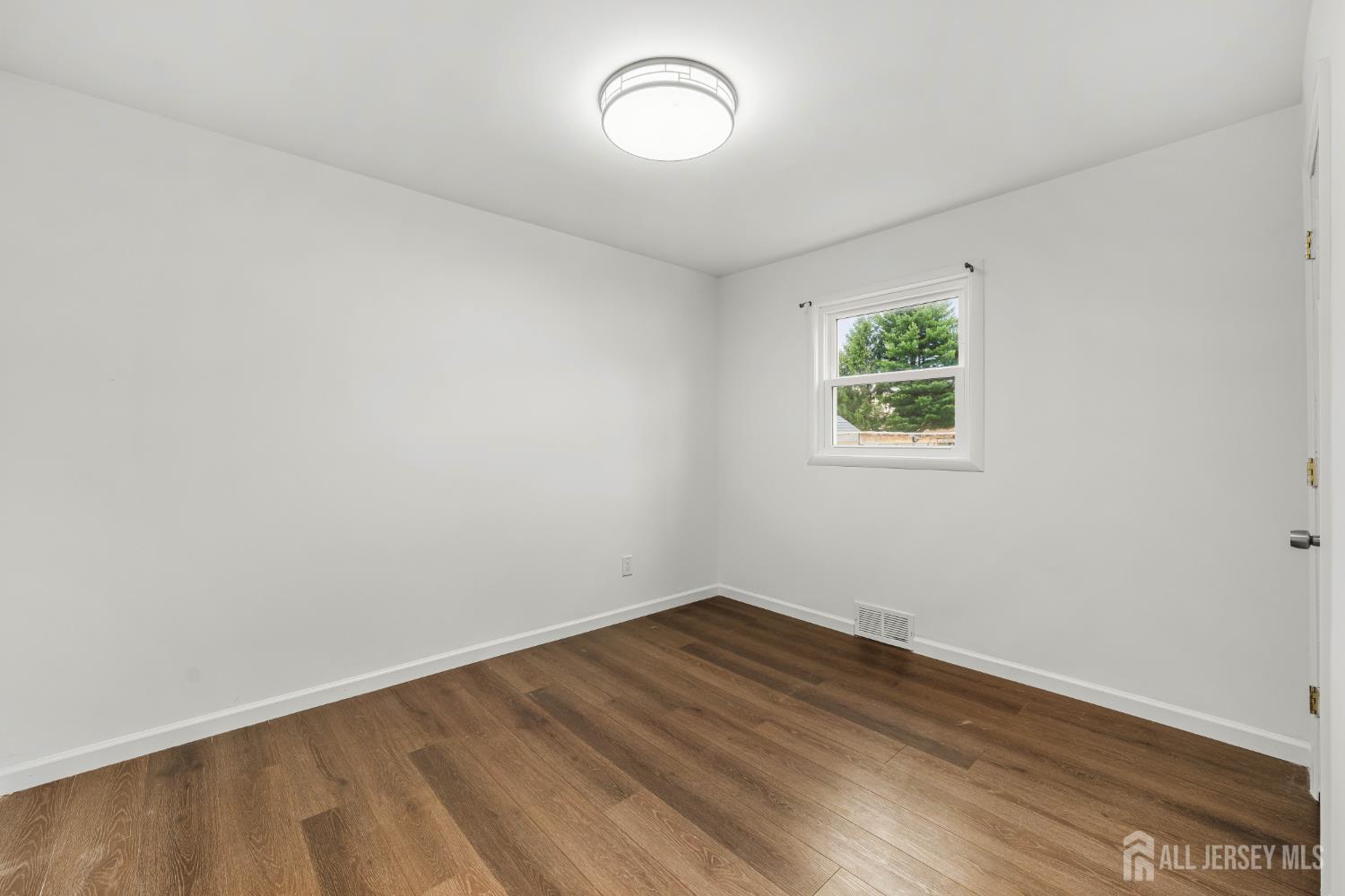23 Longfield Road New Brunswick, NJ 08901 - Photo 43 of 50