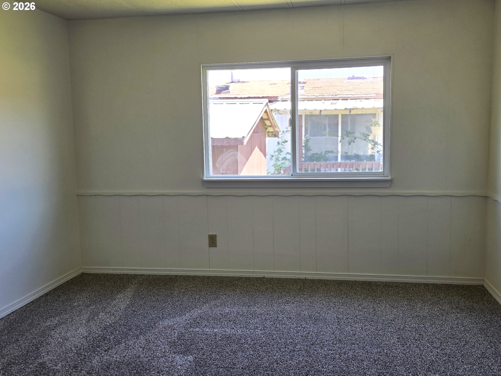 127 Southwest Berry Loop Lane Roseburg, OR 97471 - Photo 10 of 21 Living Room