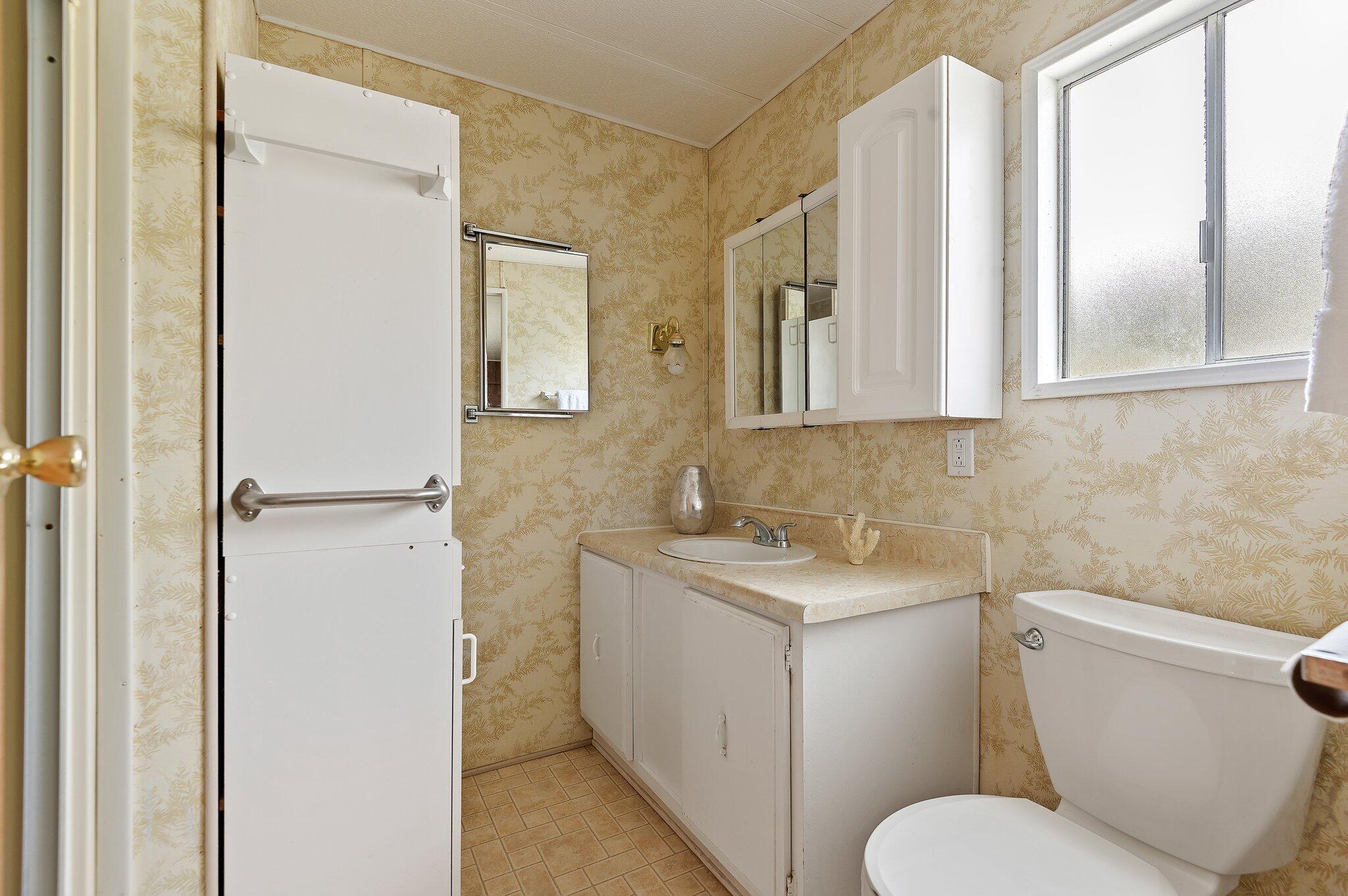 333 Old Mill Road, Unit 65 Santa Barbara, CA 93110 - Photo 11 of 13 Primary bath