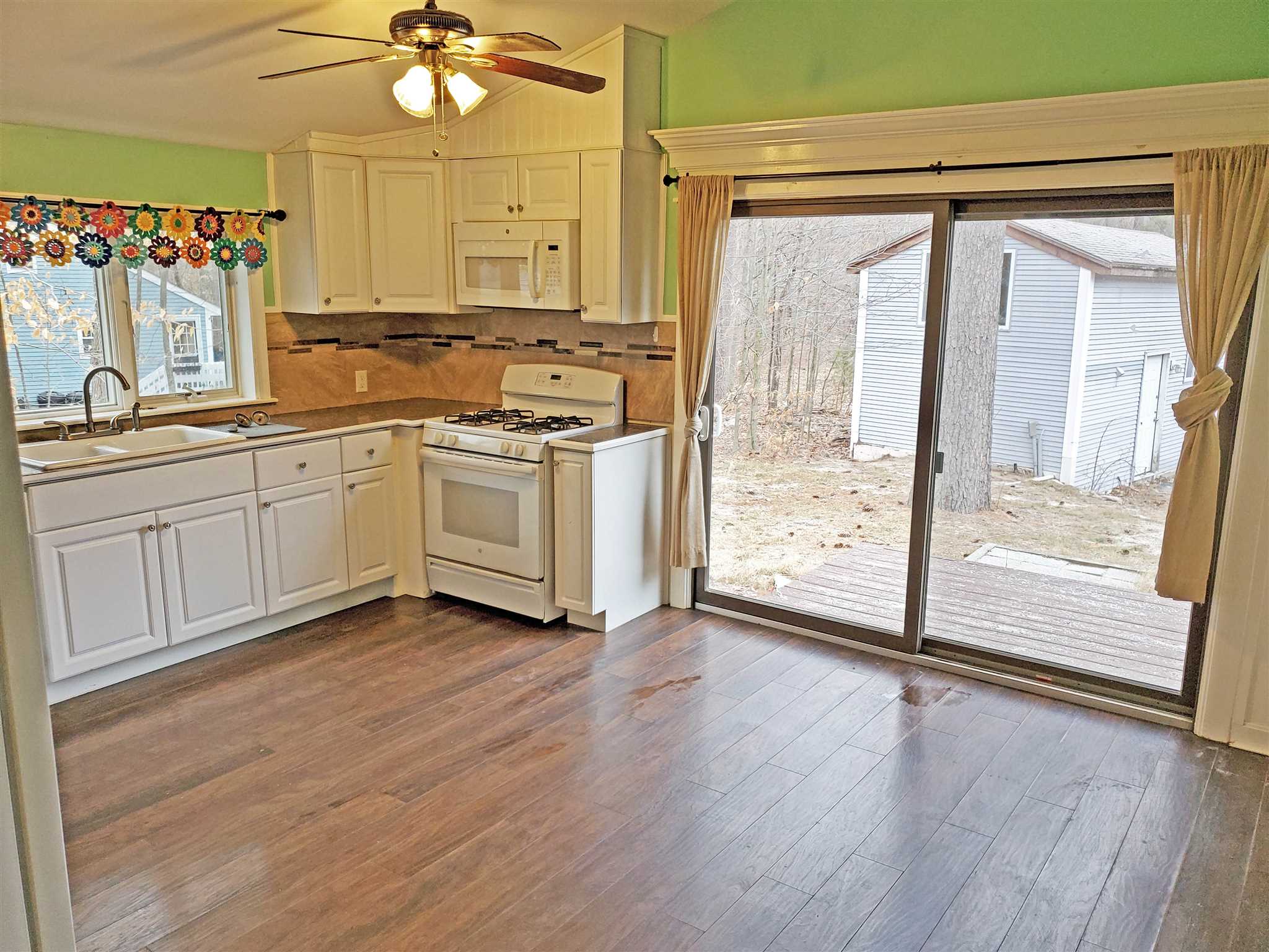 111 Chases Grove Road Derry, NH 03038 - Photo 5 of 19