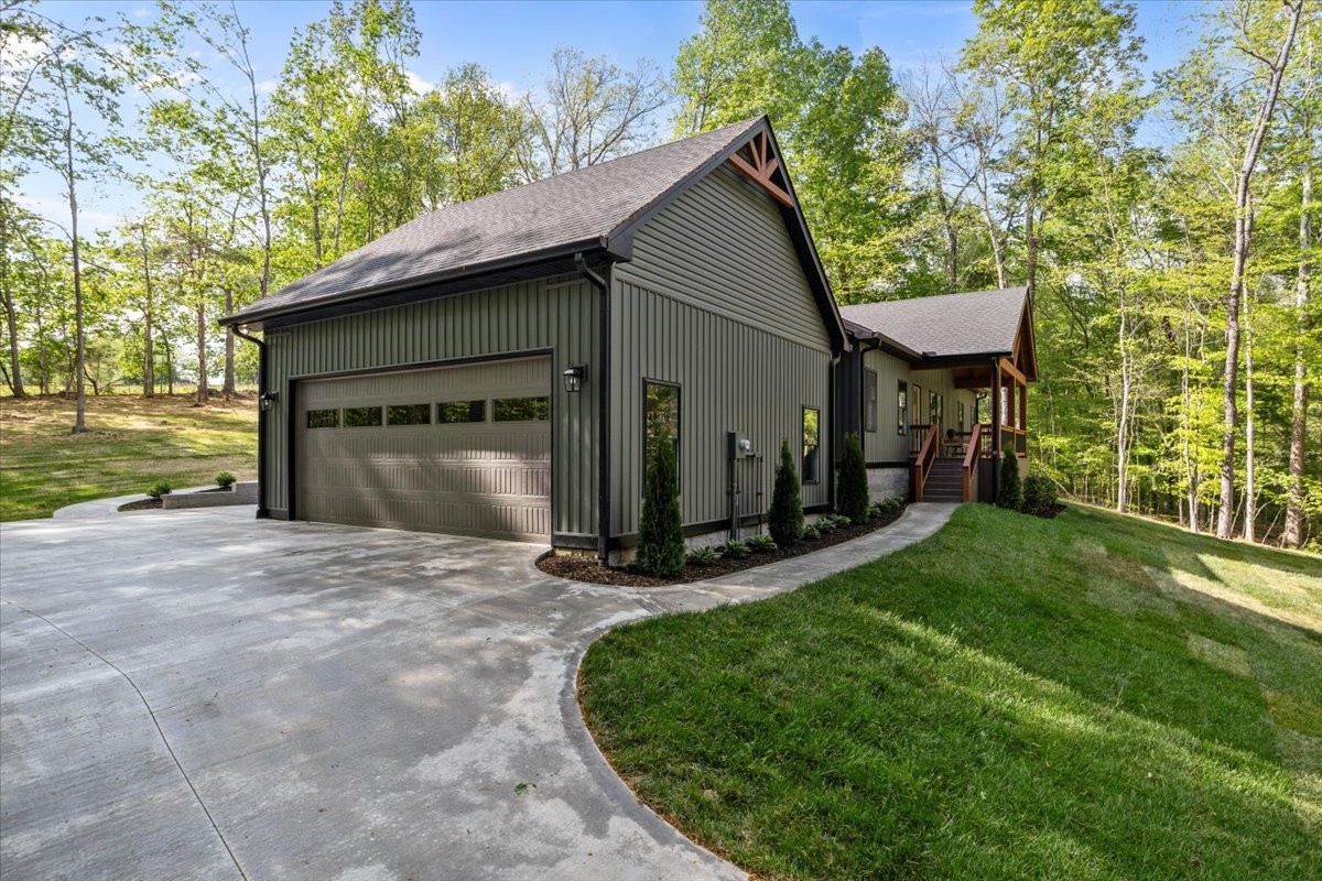 827 Town Branch Road Charlotte, TN 37036 - Photo 3 of 41