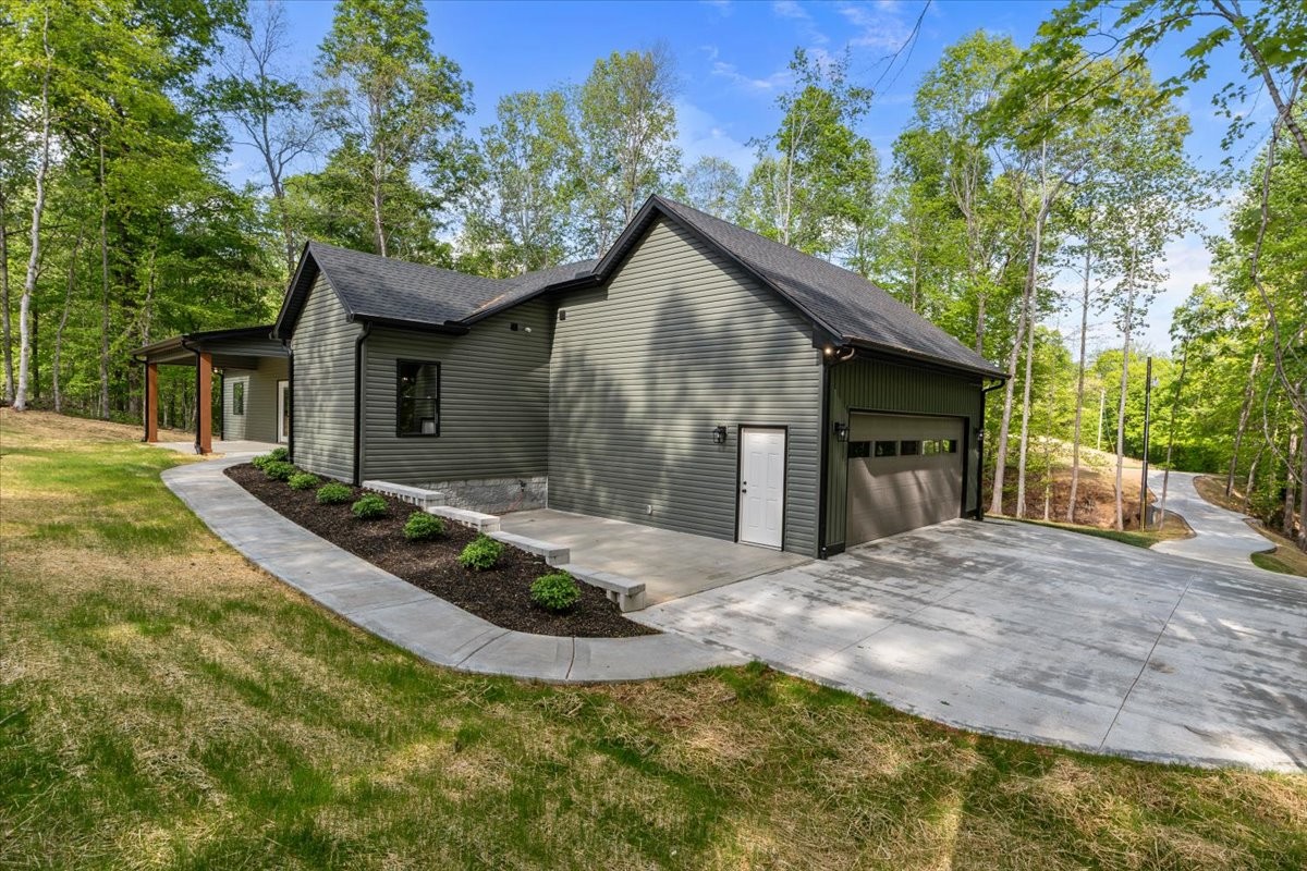 827 Town Branch Road Charlotte, TN 37036 - Photo 33 of 41