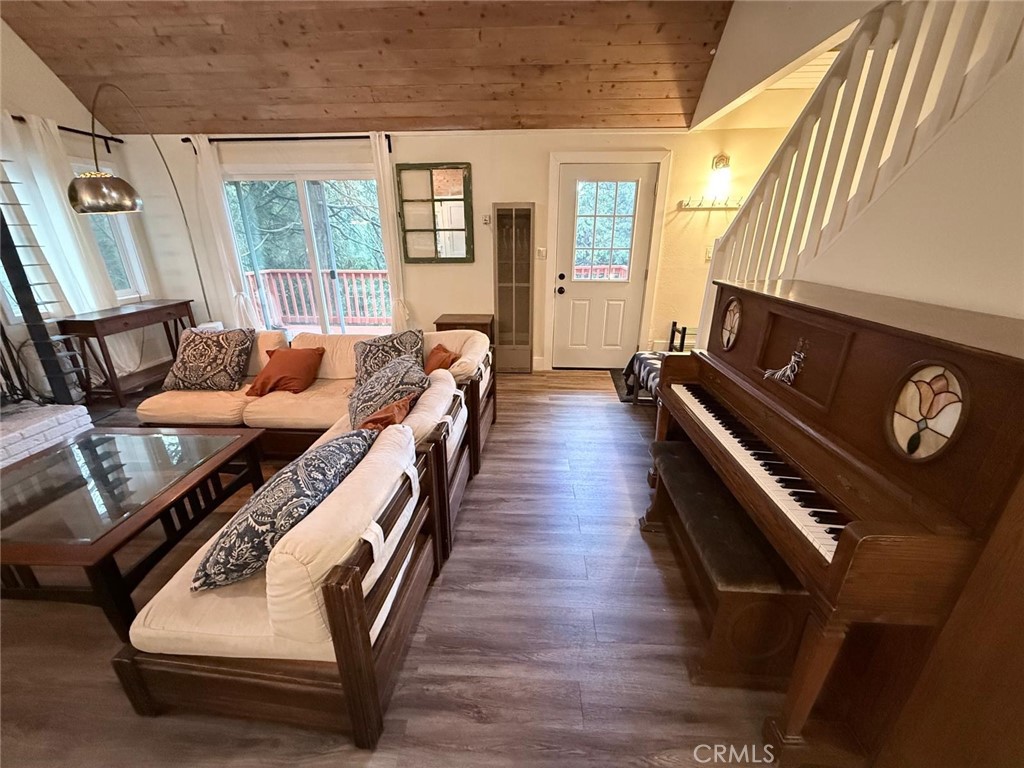 286 Terrace Lake Arrowhead, CA 92352 - Photo 8 of 25