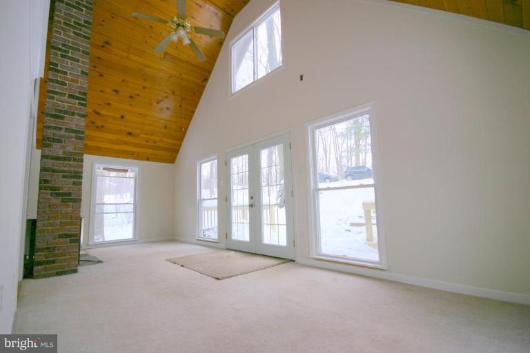 698 Highridge Road Front Royal, VA 22630 - Photo 5 of 16 Family Room