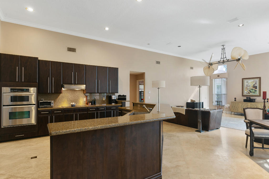 19248 Bay Leaf Court Boca Raton, FL 33498 - Photo 3 of 22 02