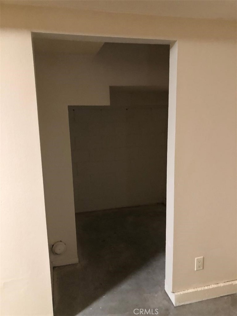 2248 Del Mar Road, Unit 3 Montrose, CA 91020 - Photo 11 of 12 a view of elevator