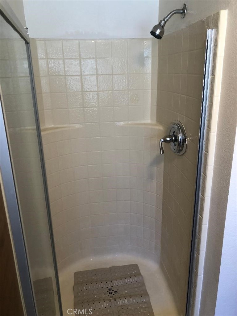 2248 Del Mar Road, Unit 3 Montrose, CA 91020 - Photo 9 of 12 a bathroom with a shower