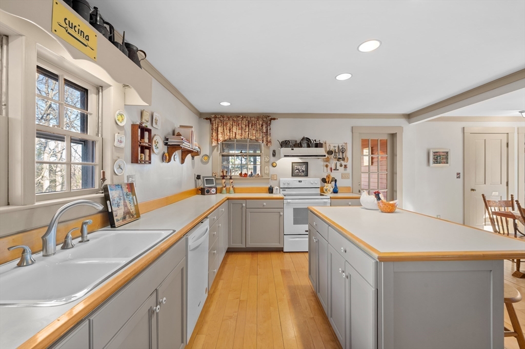 60 Ruggles Street Westborough, MA 01581 - Photo 8 of 42 Gallery Image 8