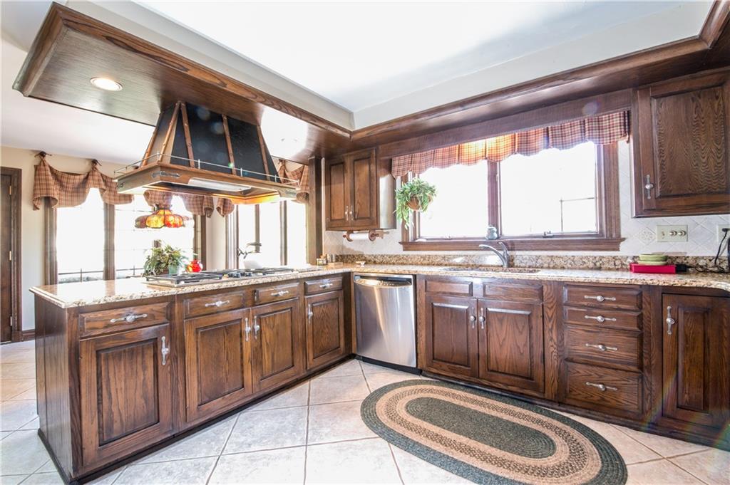 144 Riding Trail Lane Fox Chapel, PA 15215 - Photo 6 of 24 Gallery Image 6