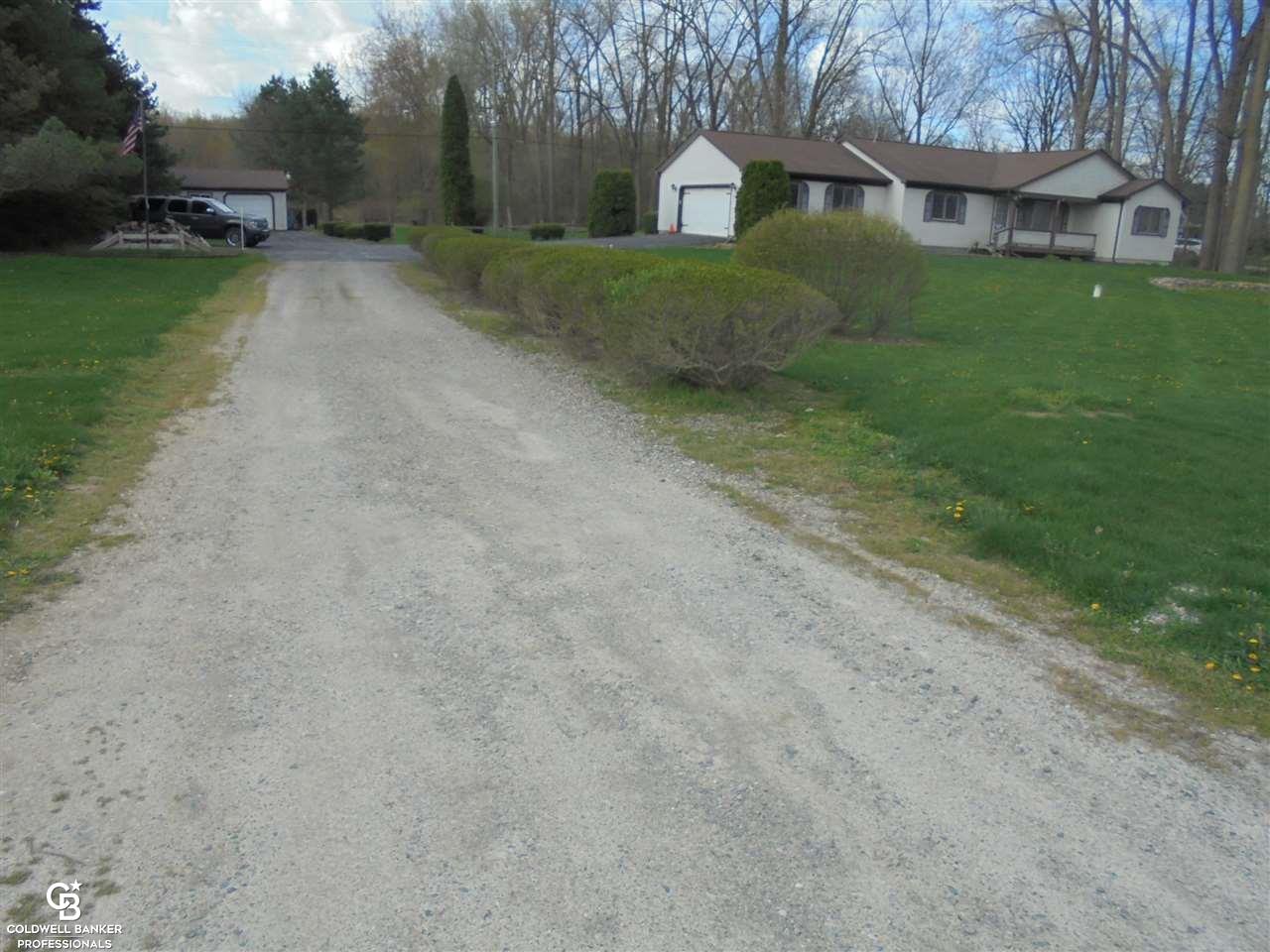18250 Pratt Road Armada, MI 48005 - Photo 15 of 56 Front Road View