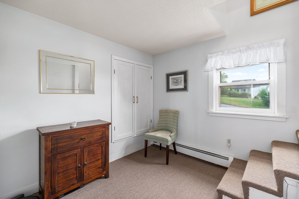 63 North Ridge Road Ipswich, MA 01938 - Photo 17 of 28 a room with a workspace