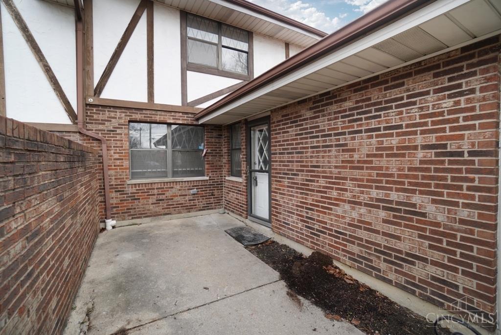5642 Springdale Road Cincinnati, OH 45251 - Photo 2 of 35 Gallery Image 2