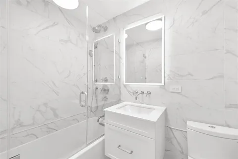 $25,000 | 920 Park Avenue, Unit 12B | Upper East Side