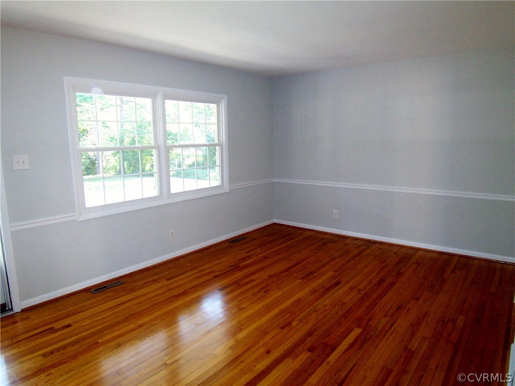 6915 Shawnee Road Richmond, VA 23225 - Photo 4 of 20 Living Room
