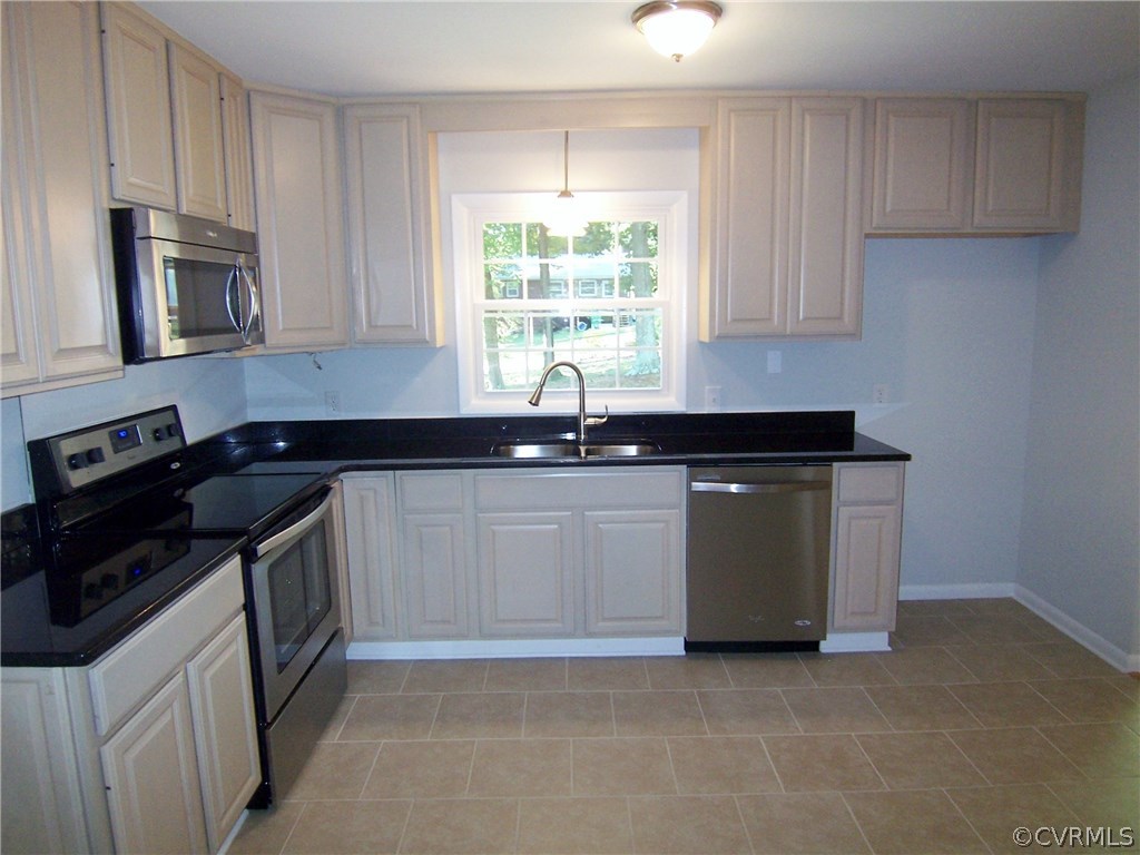 6915 Shawnee Road Richmond, VA 23225 - Photo 7 of 20 Gallery Image 7