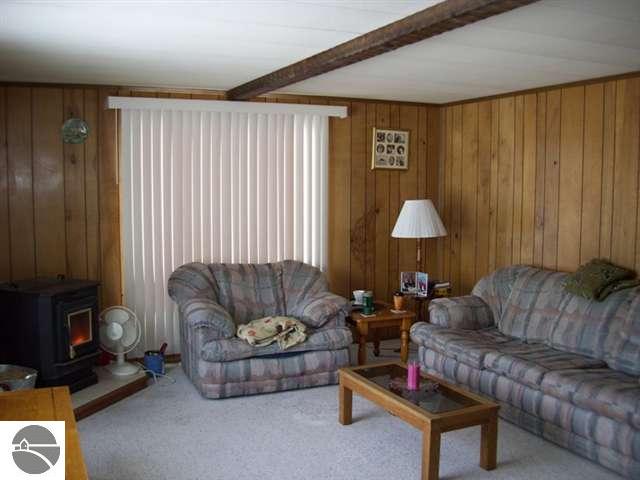2233 Hall Road South Boardman, MI 49680 - Photo 4 of 15 1701156-3.JPG