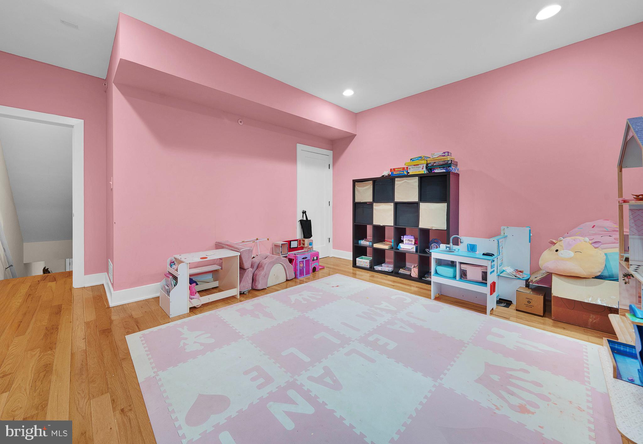4743 Sheldon Street Philadelphia, PA 19127 - Photo 14 of 32