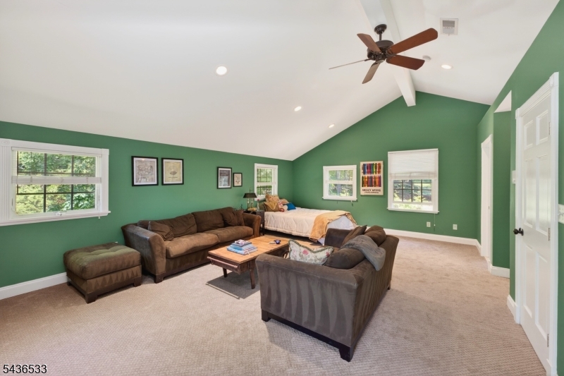 35 Woodledge Road Watchung, NJ 07069 - Photo 32 of 42