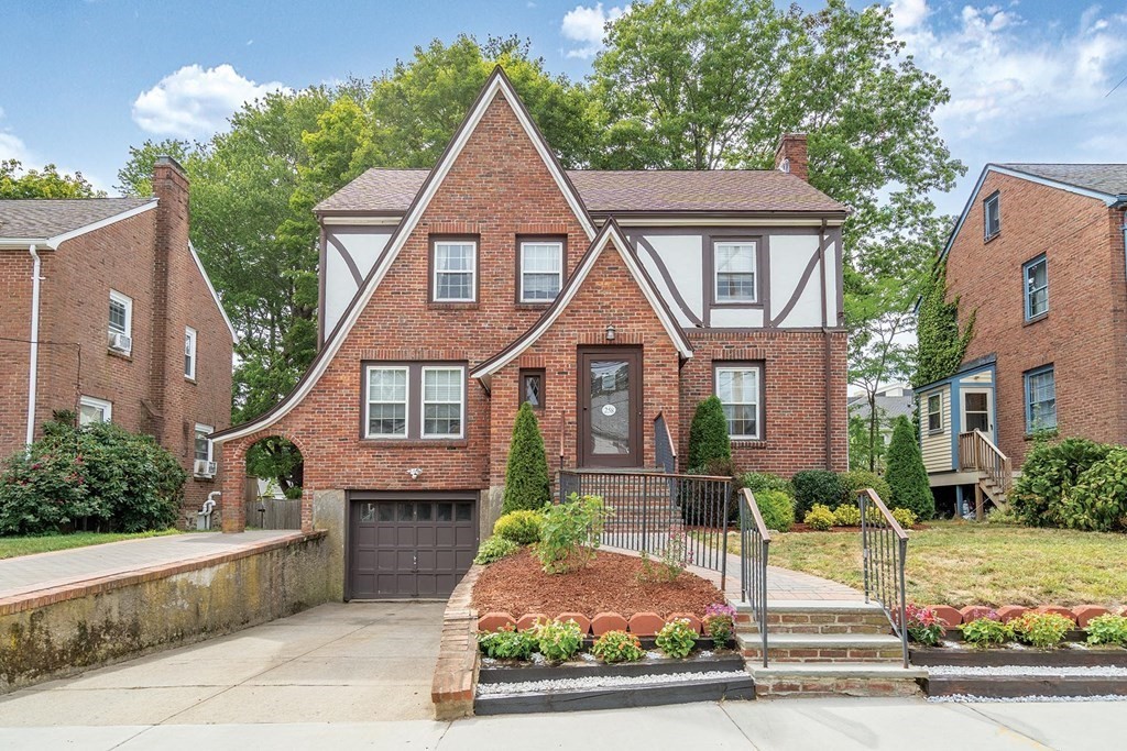 258 Russett Road, Chestnut Hill, MA 02467 Compass